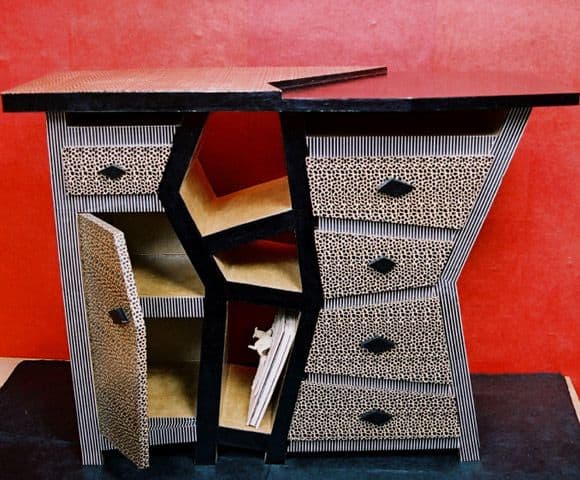 Bureau en carton déstructuré