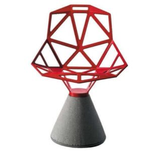 Chair One rouge avec base en beton