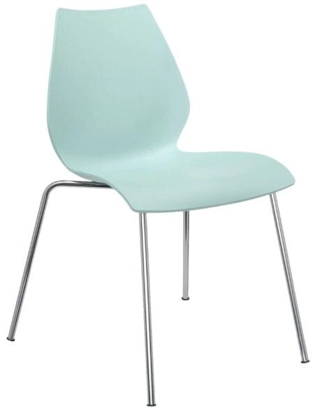 Chaise Maui bleue de Vico Magistretti chez Kartell