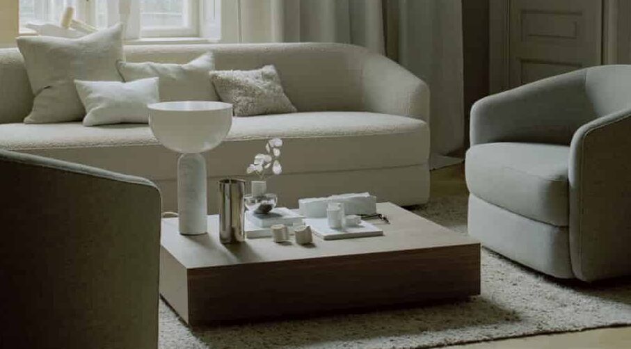 Table basse en bois de noyer salon