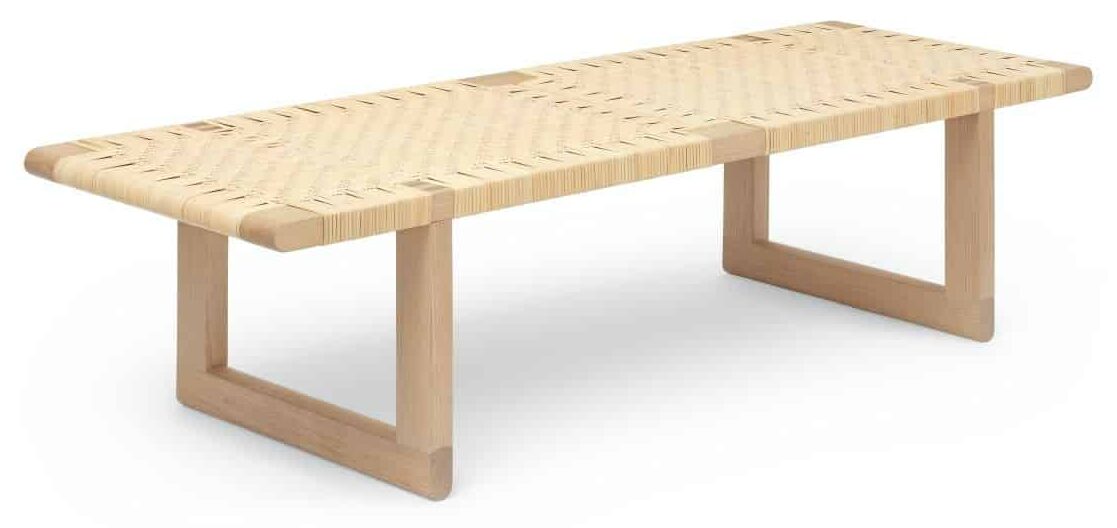 Table basse en chêne huilé et vannerie Carl Hansen