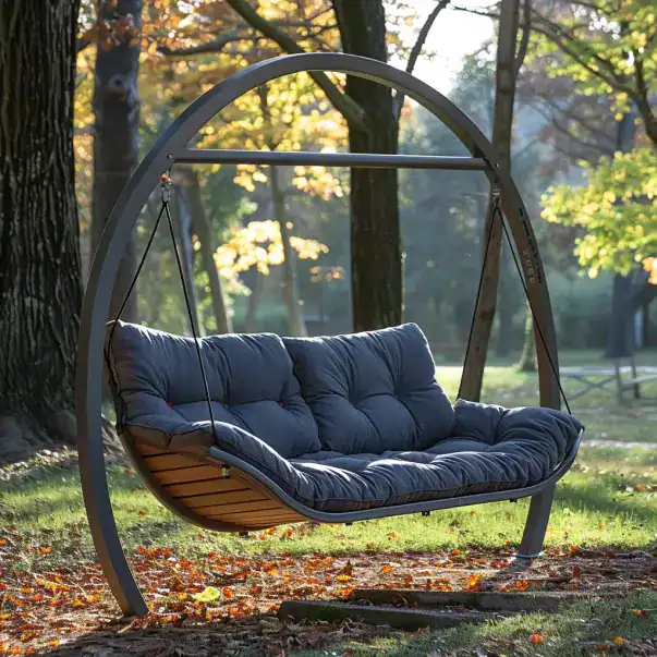 Balancelle de jardin grise sur structure ronde